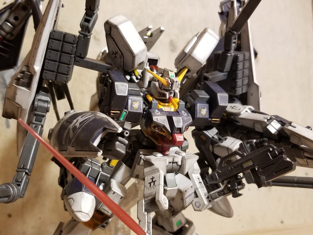 ほとんど要塞化した本機を駆るのはウェス・マーフィー大尉。オールドタイプでありながら幾多の戦闘を乗り越えた経験と技術、そして強化人間OSを完璧に操る懐の深さでその性能を余す所なく引き出し、エウーゴ、アクシズのエースを撃退して行くのであった。