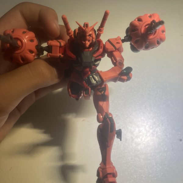 赤いガンダムが完成したけど