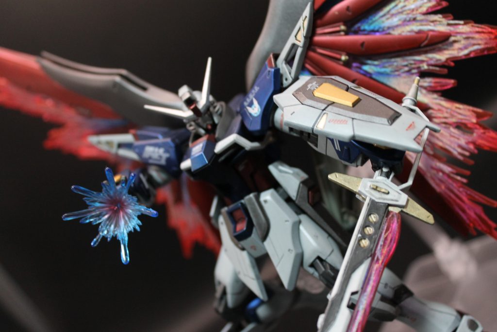 近くからの一枚。迫力ありますね…というか顔が怖い。パルマぶち込まれる寸前みたいな視点ですし当然か。スジボリの追加などもしてみたのですがあまり目立ってませんね。馴染んでるということにしておきましょう。