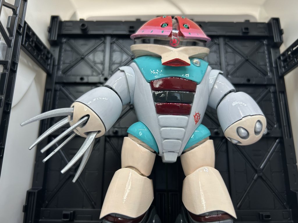 カーディガンも肌も下地をケチったせいで発色がすこぶる悪いです