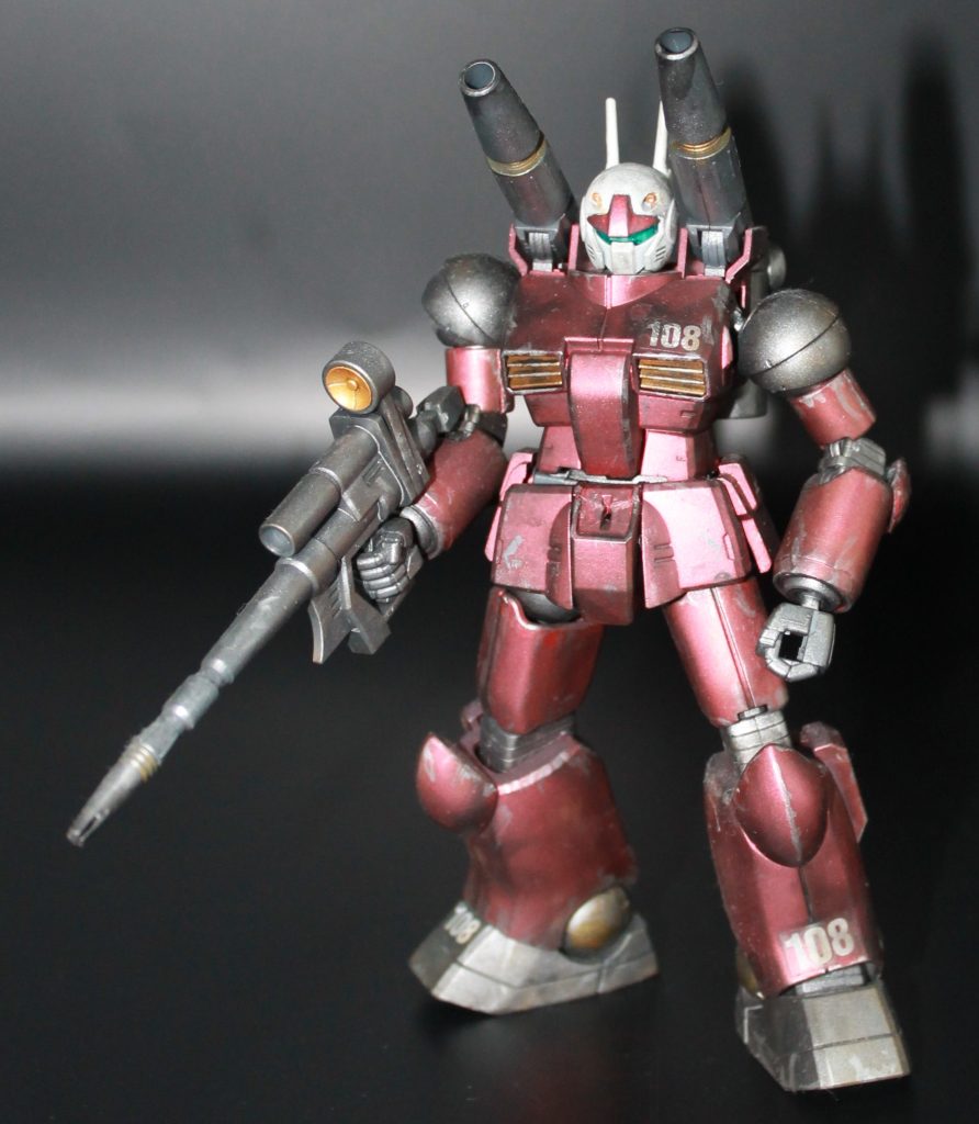 正面からの一枚。何か記憶よりもシャープでかっこよく見えるんですよねこのガンキャノン。ガンタンクは変わらぬ味を感じたのですが。調べたところリバイブ版ガンキャノンとHGUCガンタンクは15年も発売日が違うらしい。その長さならガンプラも進化しますし、解釈も変わりますよね。