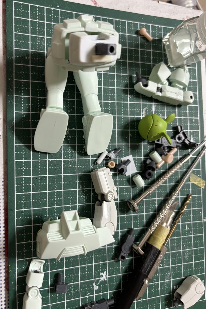 スローガン「各パーツ再構築します!」 これを 簡単にこなす モデラーさん達 尊敬 致します😅😅😅 後編に続く (^ω^)