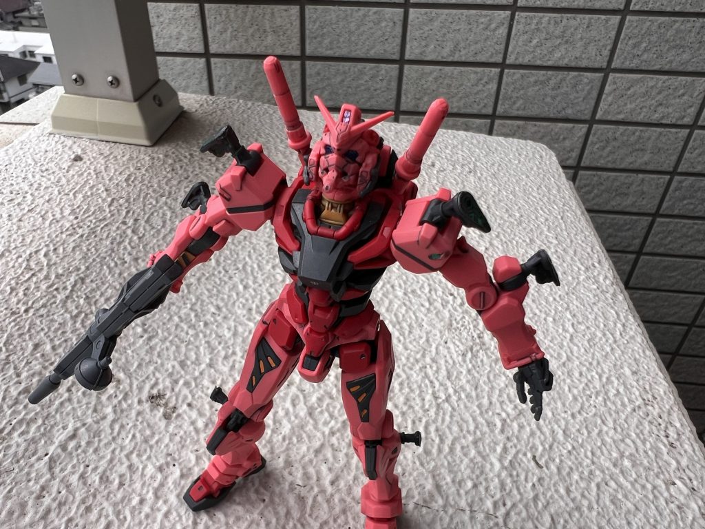 顔が上を向く・・・ありそうでなかったギミックでポージングの幅が広がりますね。