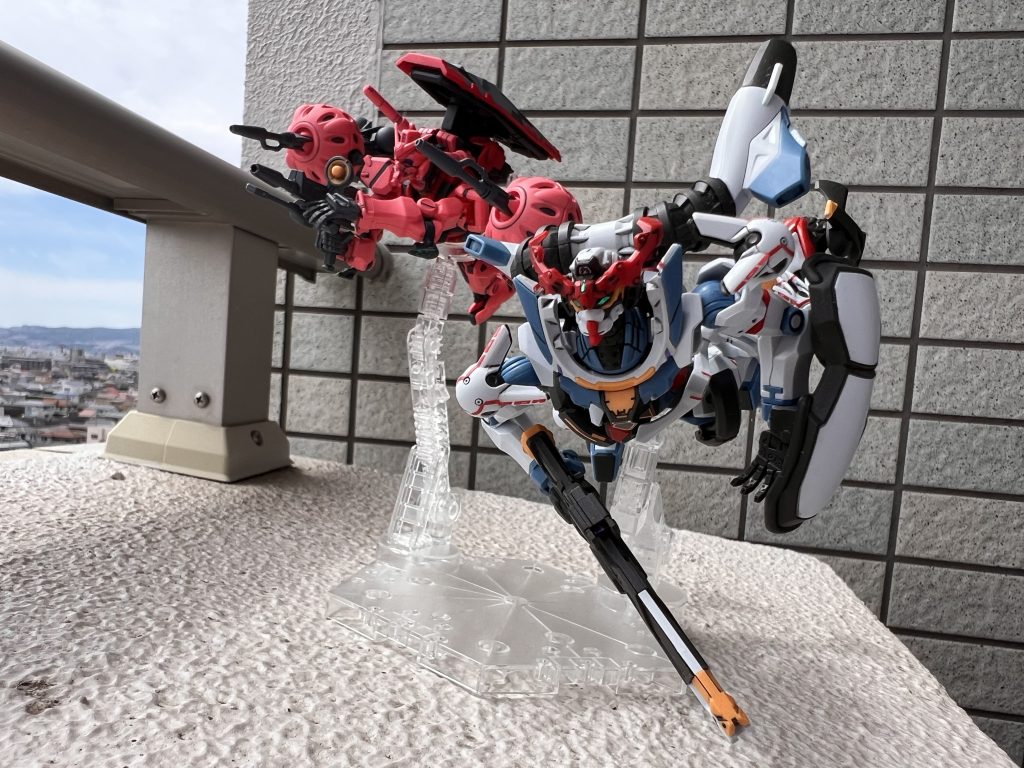 赤いガンダム–6枚目/制作者:@shoara1218