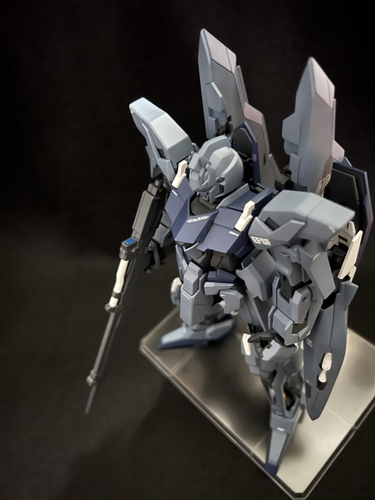 ライフルのセンサー部は蛍光ブルーで。