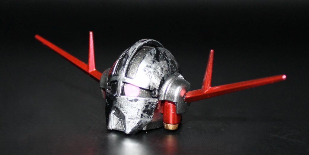 最後は生首で。というわけでHGUCジオングでした。省エネで作ったにしては学びが多い制作となりました。次の制作に活かしていきます。最大のポカは有線ビット用のリード線を無くしていること。これじゃ完成度80%どころじゃないよ…ポーズ全然決まらないよ…こうやって写真を撮るために小物もちゃんと保管していきたいですね。それではご観覧ありがとうございました。