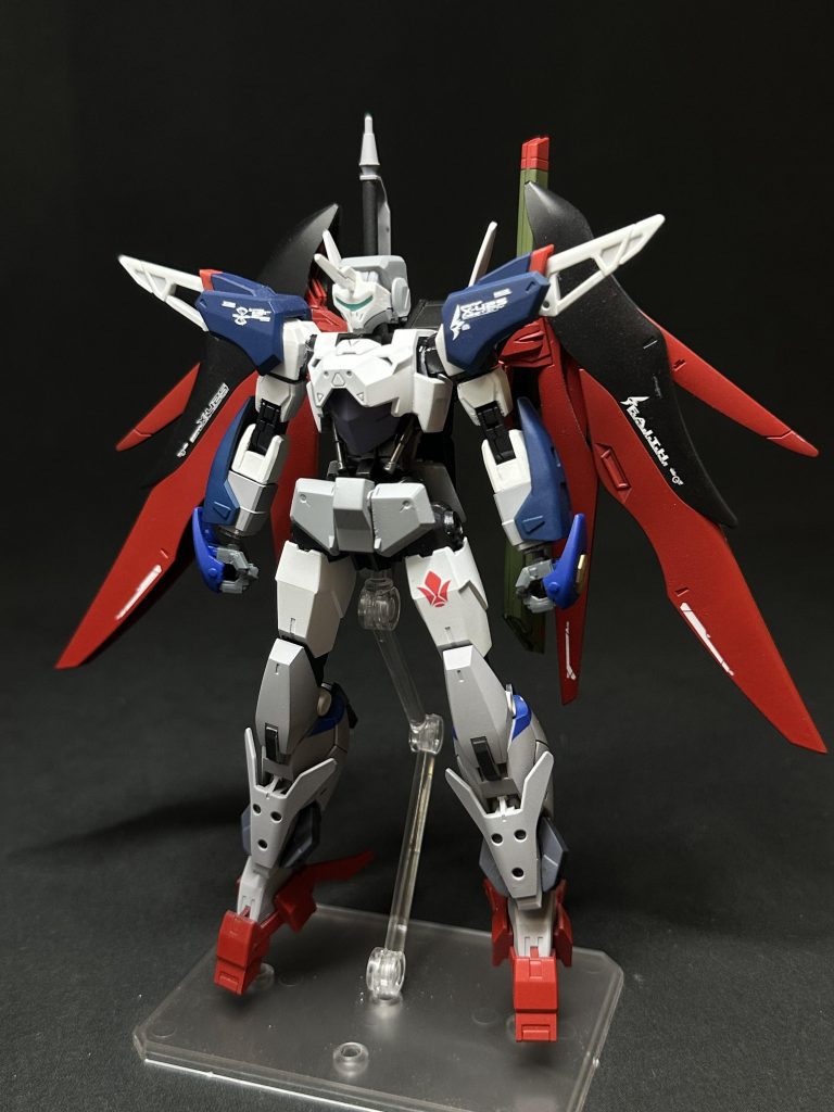 とりあえずドッキングさせてデスティニー獅電にしました。肩周りが変化したことで印象が変わりました。