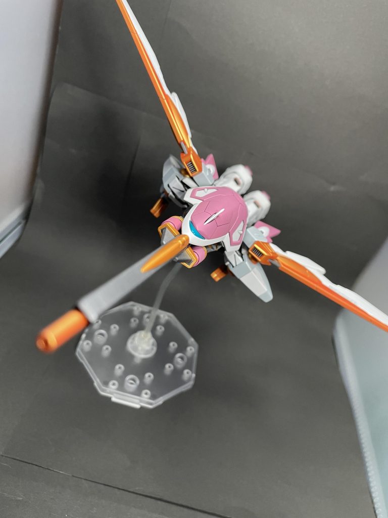 パースきかせてもう1枚。ゼータとは違って簡易的な変形ではあれど、剛性と理屈に合った機構ではありますね。SEED FREEDOM のライジングフリーダムとイモータルジャスティスの変形は絶対に許しません。 …というわけで、前作RG Hi-νガンダムから相当時間が経ってしまいましたが、ご覧頂きありがとうございました!(´▽｀)コレひとつ作る間に罪プラ…もとい積みプラがやばい速度で増えております( ;꒪⌓꒪;)次は何を作ろうか…(´-ω-｀)