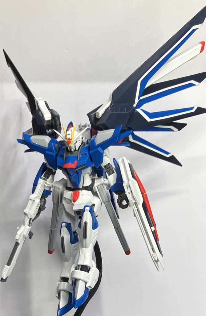 キラの新たなる剣！ライジングフリーダムをジオラマに！フリーダムの舞い降りる姿をイメージして作りました。