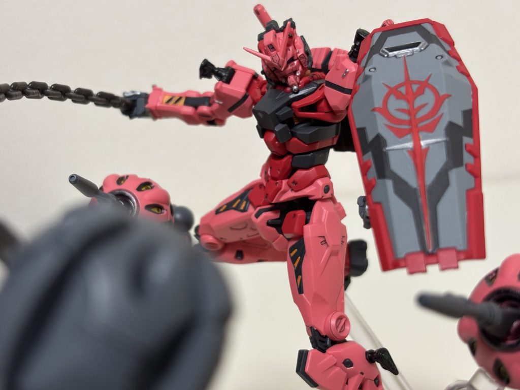 赤いガンダム–6枚目/制作者：RB777