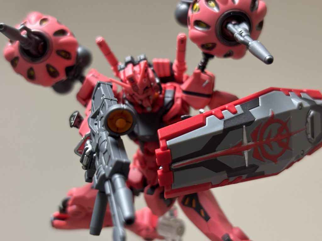 赤いガンダム–4枚目/制作者：RB777