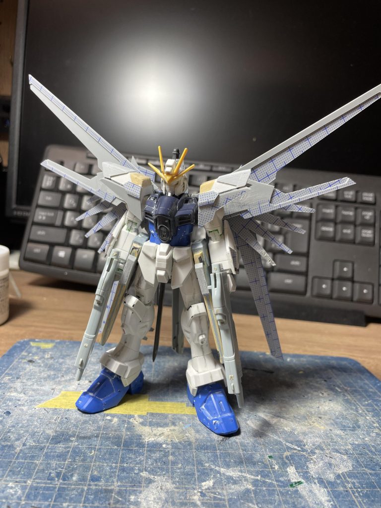 個人的にかなり満足なコレクションシリーズのマイティストライクフリーダムが作れたと思います。コレクションシリーズを全身可動化させるとかって改造とかもやってみたいと子供のころから思っているので、そのうち挑戦したいですね!みなさんもぜひコレクションシリーズいかがでしょう!労力と手間に見合わぬ、かっこ悪い完成品に耐えれるのであればですが、、、笑 コメントいただけたらめちゃくちゃ嬉しいです!ありがとうございました。