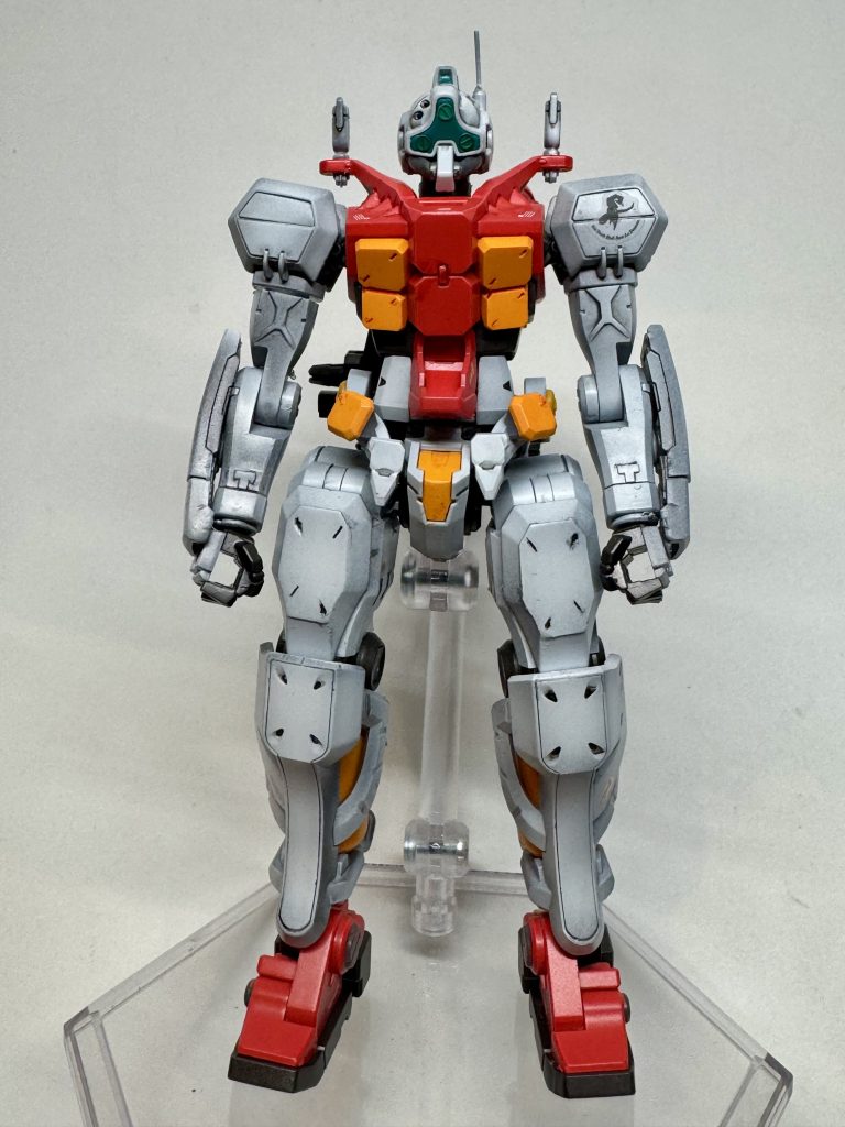 太腿、脚周り、バックパックの合わせ目消し。アンテナを真鍮線に置き換え。