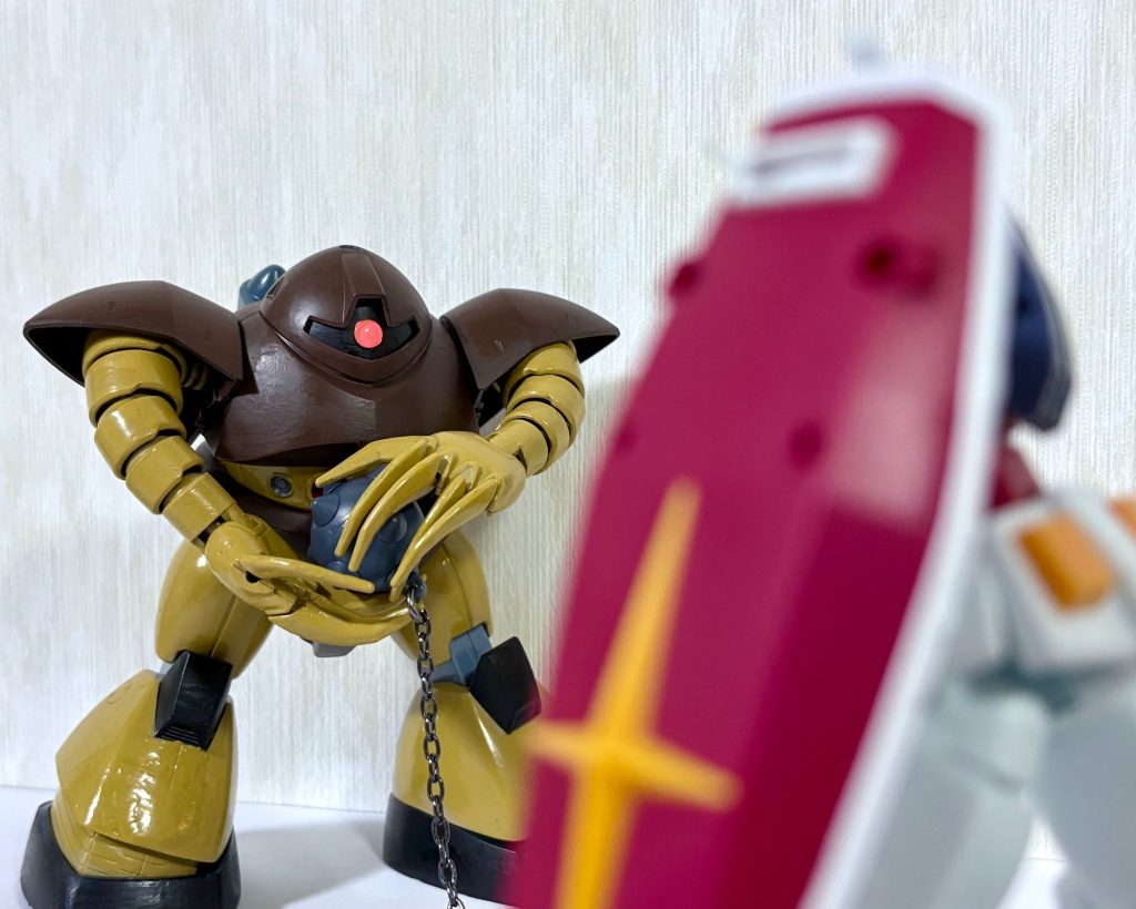 ロボット魂ガンダムと対峙。やはり絵になるな・・・。