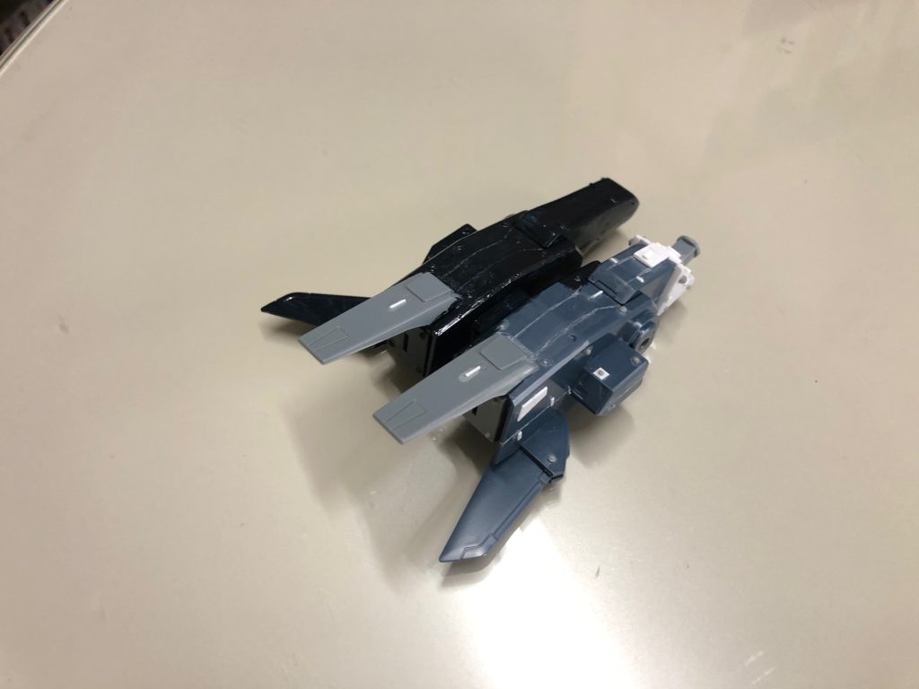 バックパックのハイパーメガキャノン側のベースをフルアーマーZZのベースを活かしつつ、プラバン等で好みの化粧へ