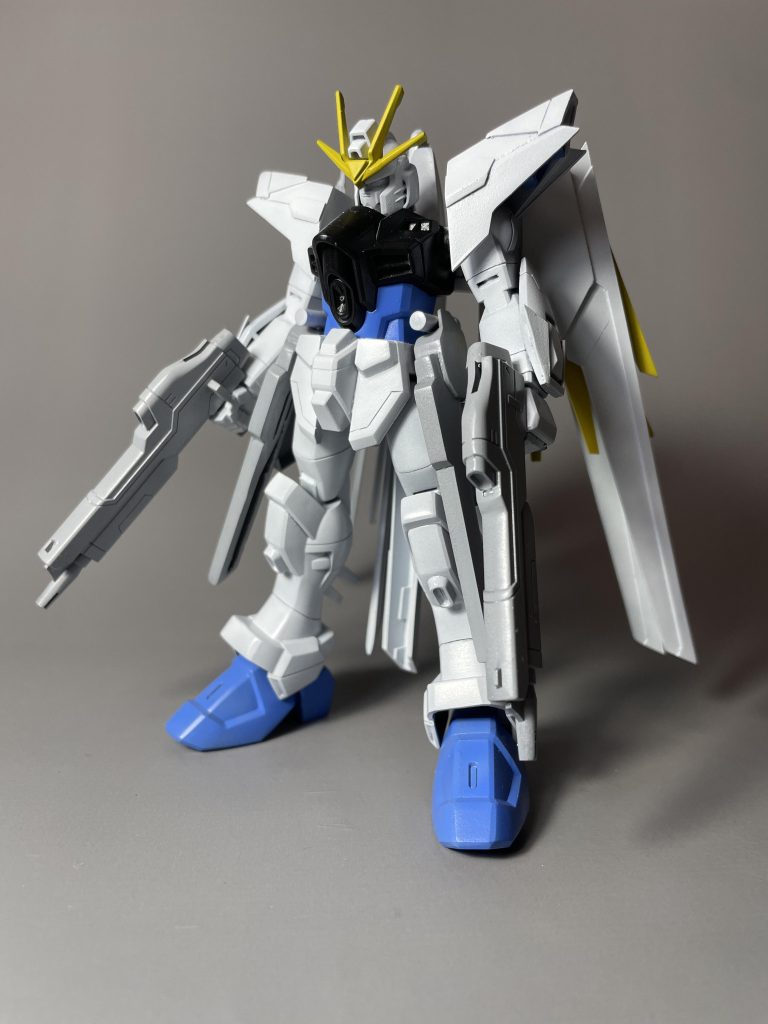 通常状態この状態でも弐式本体とプラウドディフェンダーに違和感なくまとまっています。 反省点としては、合わせ目を消してしまったこと、ビームライフルがコレクションシリーズではないことでしょうか。