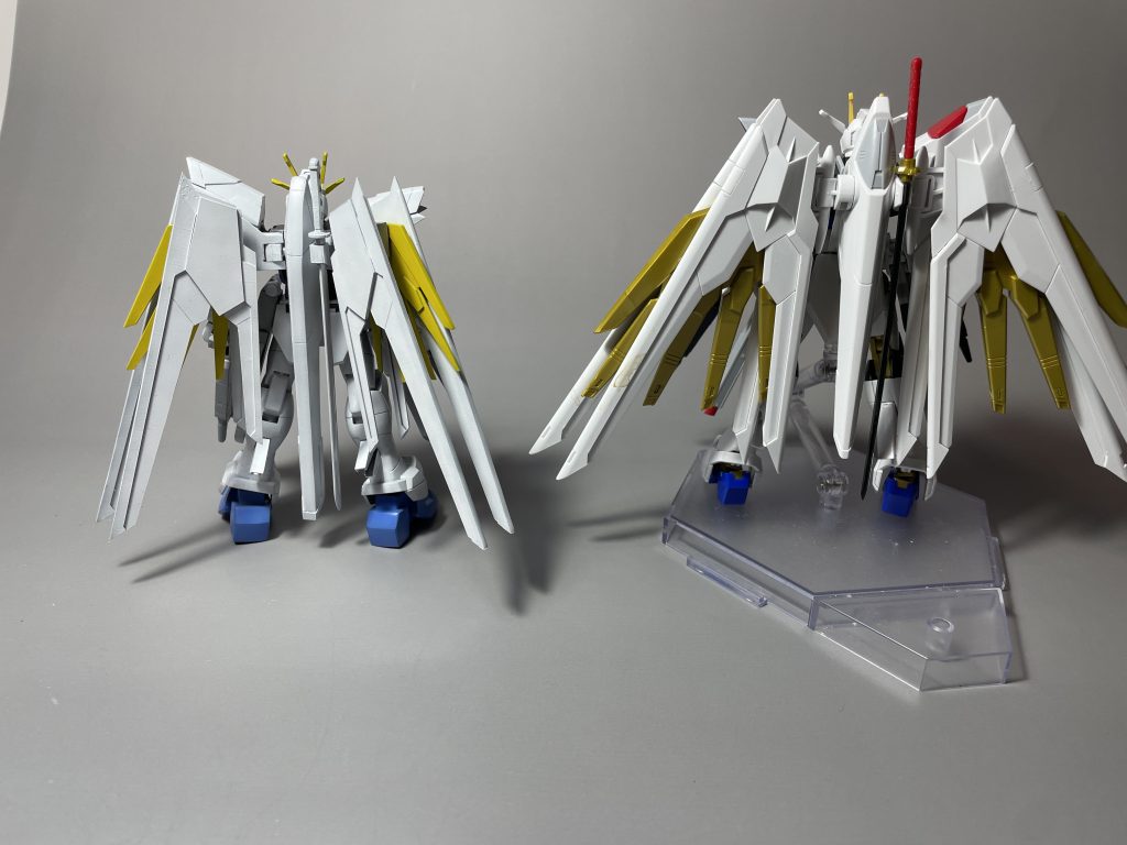 HGCEのプラウドディフェンダーをそのまま流用も考えたのですが、あまりにでかく、かっこよすぎたので今回はフルスクラッチとなりました。