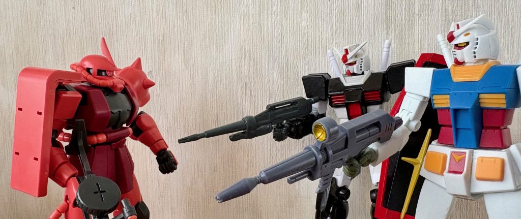 シャアも地球へ降下し、キャリフォルニアベースでガルマと会い二人でホワイトベース隊とガンダムを倒そうとするも、既に「あぶないニュータイプ」として覚醒しつつあったタカとユージの前にまたも苦戦。新兵器「ソアキャノン」や当時ロールアウトされたばかりのグフ等をことごとく撃破されてしまった。結果的にガルマはニューヤークで専用ザクに乗りユージのガンダムと戦い、戦死した。シャアは彼を守れなかった責任を取らされ史実通り左遷された。ちょうどこの頃にシャアはララァと出会う。