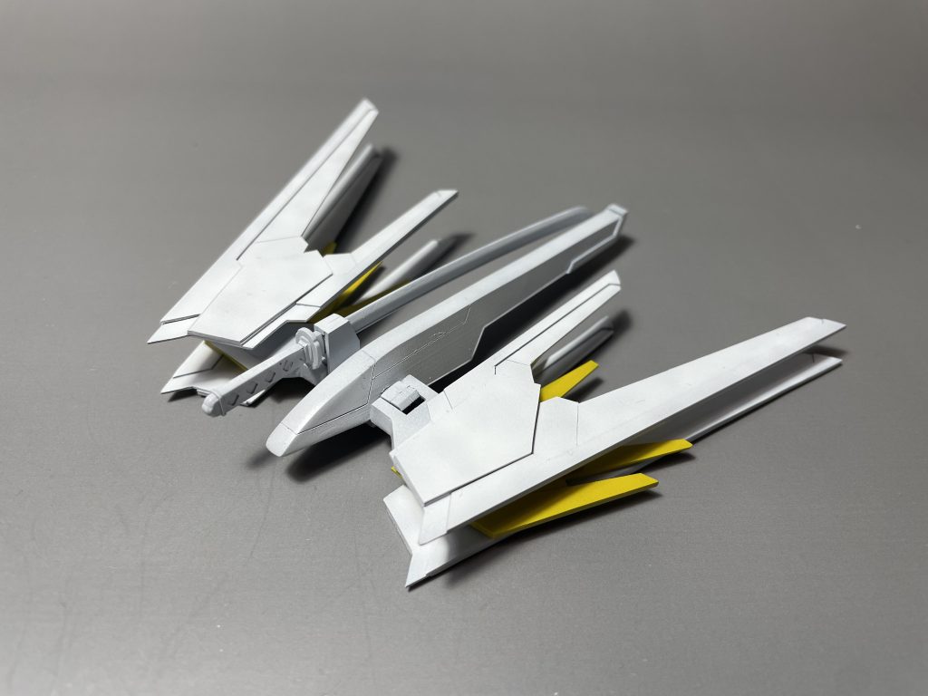 全体サイズをコレクションシリーズに合わせて縮小、ギミックを簡略化、ディテールを最小限にフツノミタマはジャンクに入ってた日本刀を差してます