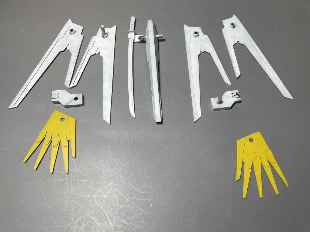 バラした姿ウィングの稼働は旧HGフリーダムのを参考にしてます