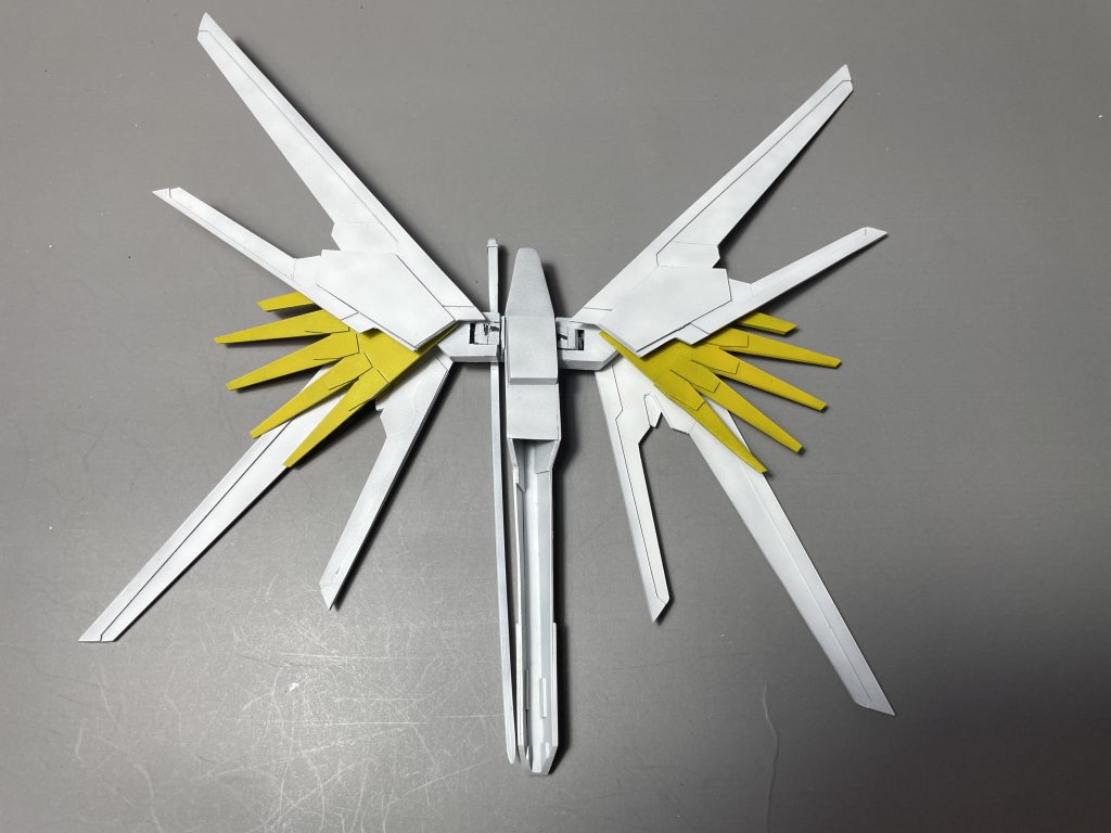 展開時ほどよいハッタリ感とコレクションシリーズならではの安っぽさが再現できたかと思います。