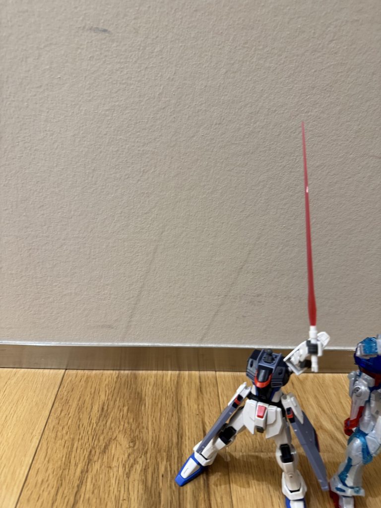 戦いに勝利したガンダム–4枚目/制作者：kou39