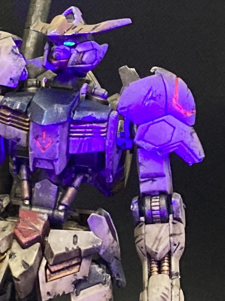 おまけ目やマークは蛍光塗料