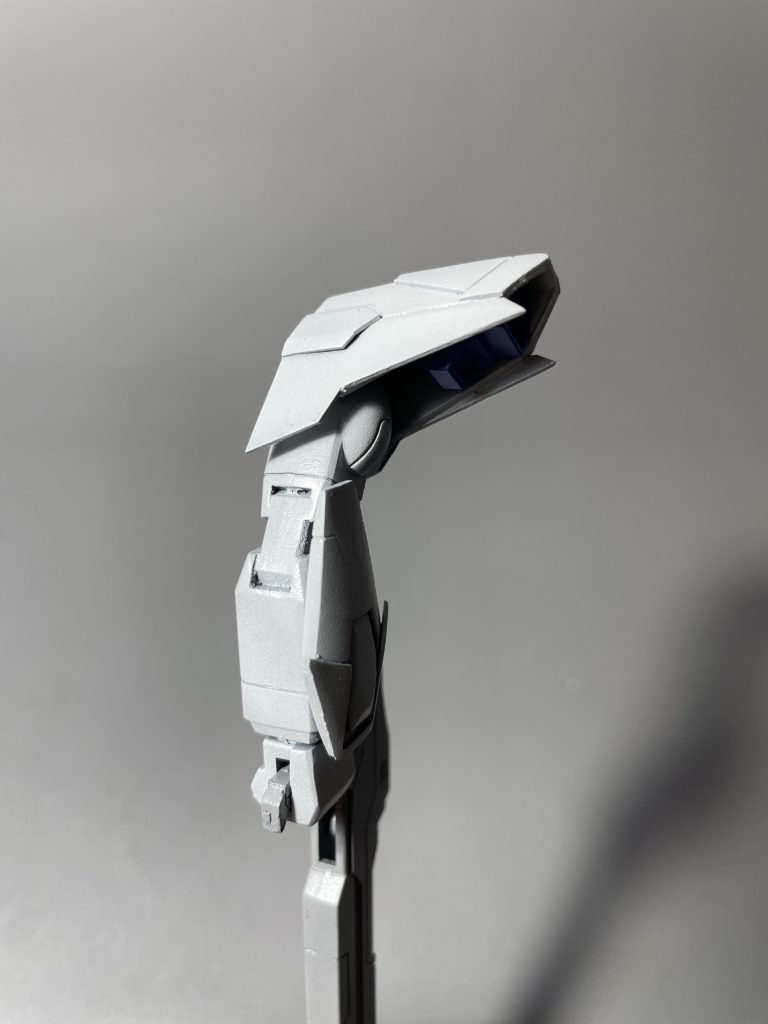 単色にしたら意外とまとまって見れる感じになりますね。ビームライフルは購入時についてなかったのでメルカリでコレクションシリーズのビームライフルと書いてあるのを買ったのですが、たぶん旧HGのライフルですね騙された、、、