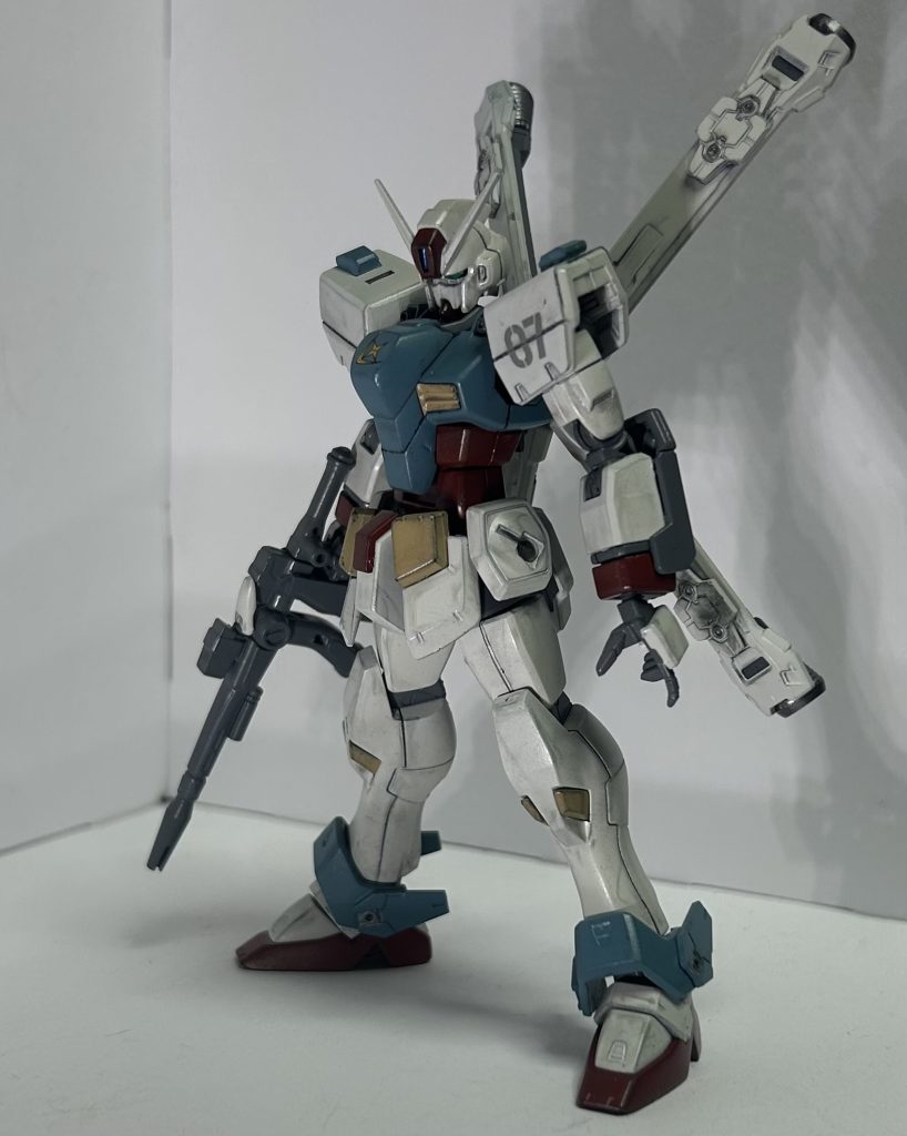 おおおオフィシャルではございませぬぞ!はい、今回はクロスボーンガンダムです。この作品は最初のクロスボーンガンダムをコンビニ文庫で読んだのとスパロボ知識ぐらいしかありませぬ。その後のストーリーのは機体とセリフぐらいしか知りませんけど。このクロスボーンガンダムはいつかフリントを作る為に作って放置してたけど、何となく個人的に今UC120から130辺りが熱いのでクロスボーンガンダムをF97として制作しました。