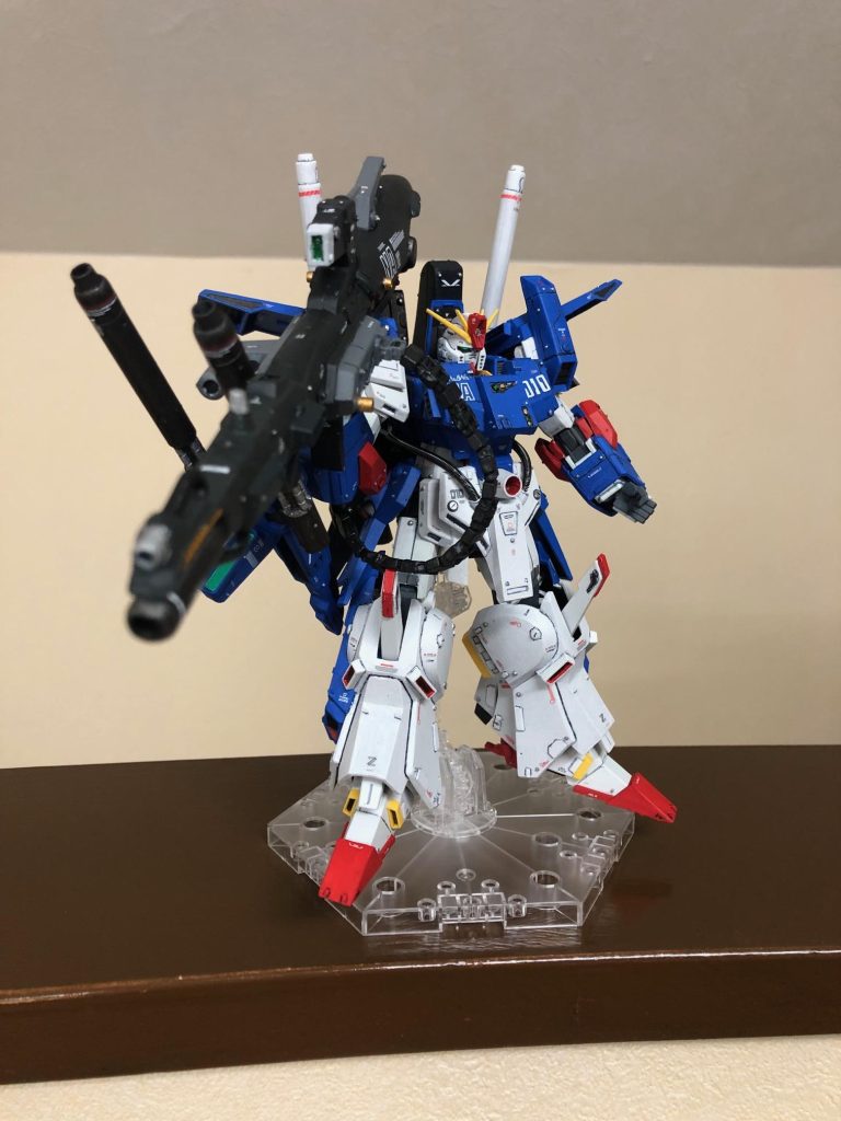 ハイパーメガキャノンが長すぎて先がピンボケしますね。