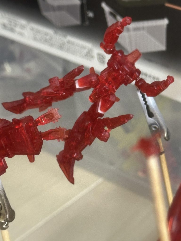 合わせ目消しにセメントが使えず瞬着を流し込んでなんとかしました。