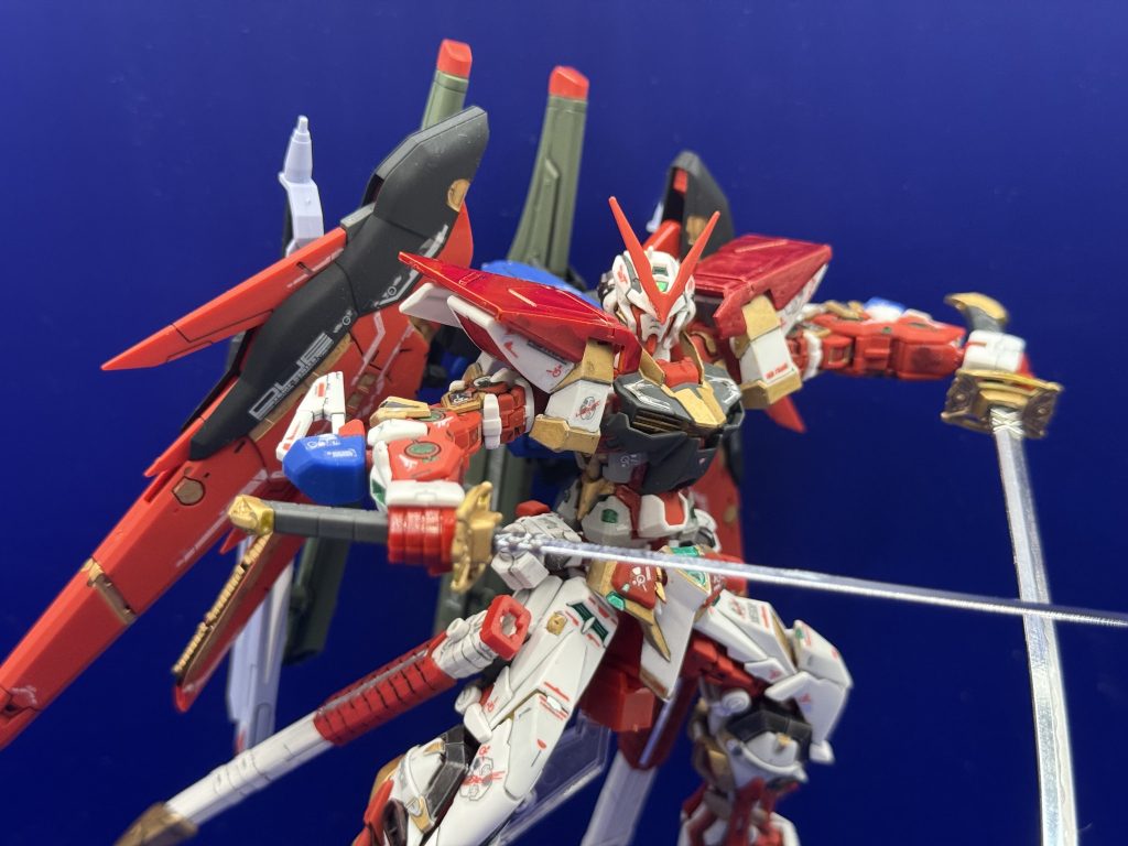 ガーベラストレートとタイガーピアスの二刀流前回作った時とは別で刀身はそのままの色です