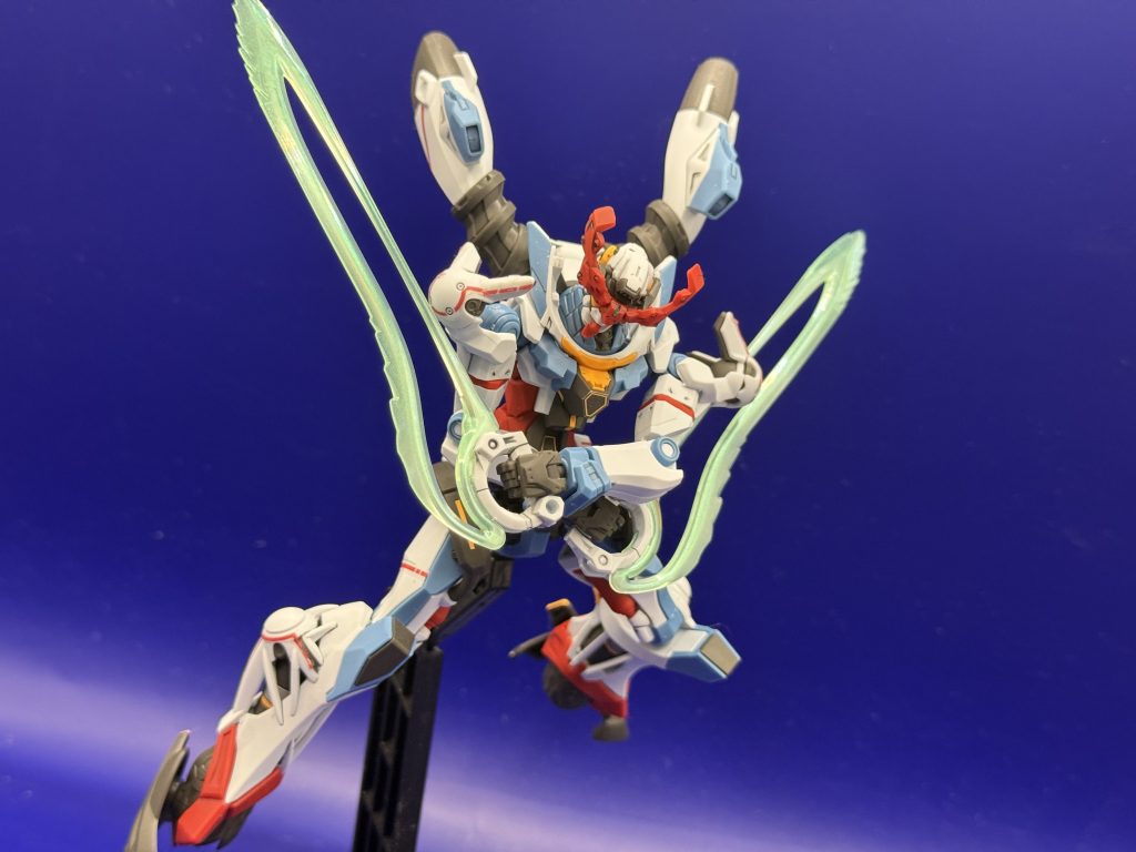 そしてビームサーベル二刀流でポーズこのサーベルの二刀流はかなりかっこいいですね。