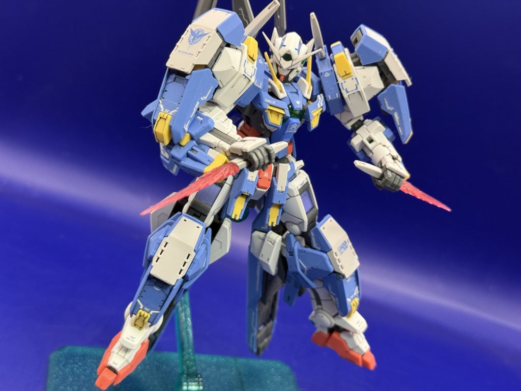 GNビームダガー!投擲武器としてビーム兵装を使うのはまた贅沢ですね。