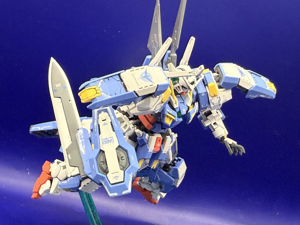 そして高機動モード粒子量を消費せず高機動に動けるアヴァランチエクシアの本領発揮モードです肩が大きく開くので迫力マシマシです!