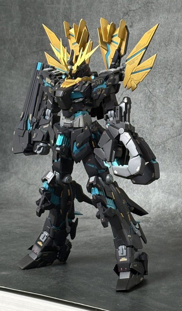 何気に遠目から撮った写真、雰囲気出て良かったのですが背景紙の端っこがww