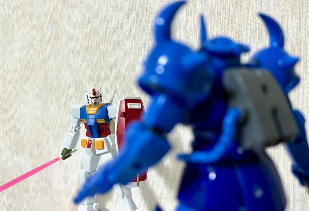 なお「あぶ刑事ガンダム」の世界にも当然出ており、ガルマのいる北米大陸はネバダ基地にある新型対空兵器「ソアキャノン」の護衛としてユージのガンダムの前に立ちはだかる。