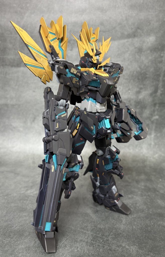 初の試みとなるスタイル変更、面構成変更により自分好みのバンシィを作ることを心がけました。自分の好きなバンシィの作例を元に取り掛かること4か月、なんとか形になりました。