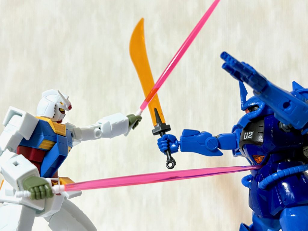 ユージ「甘い、こっちは大〇翔〇と同じく二刀流なんだよ!!」グフのパイロット「なっ!!」ユージはすかさずもう一本のビームサーベルを引き抜き、グフのヒートサーベルを防ぐとビームサーベルでコクピットを貫き、辛くも勝利をおさめた。※こちらの世界のランバ・ラルはグフ・カスタムに乗ってホワイトベース隊の前に立ちはだかる(キットが手に入り次第作る予定)。