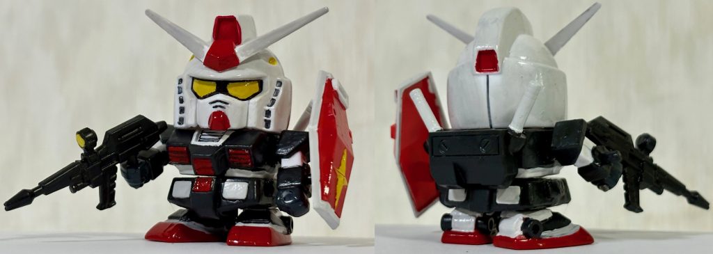 ガンダムもGファイターに合わせてプロトタイプカラーで塗装。ビームライフルはモビリティジョイントの予備を持てるようにした。