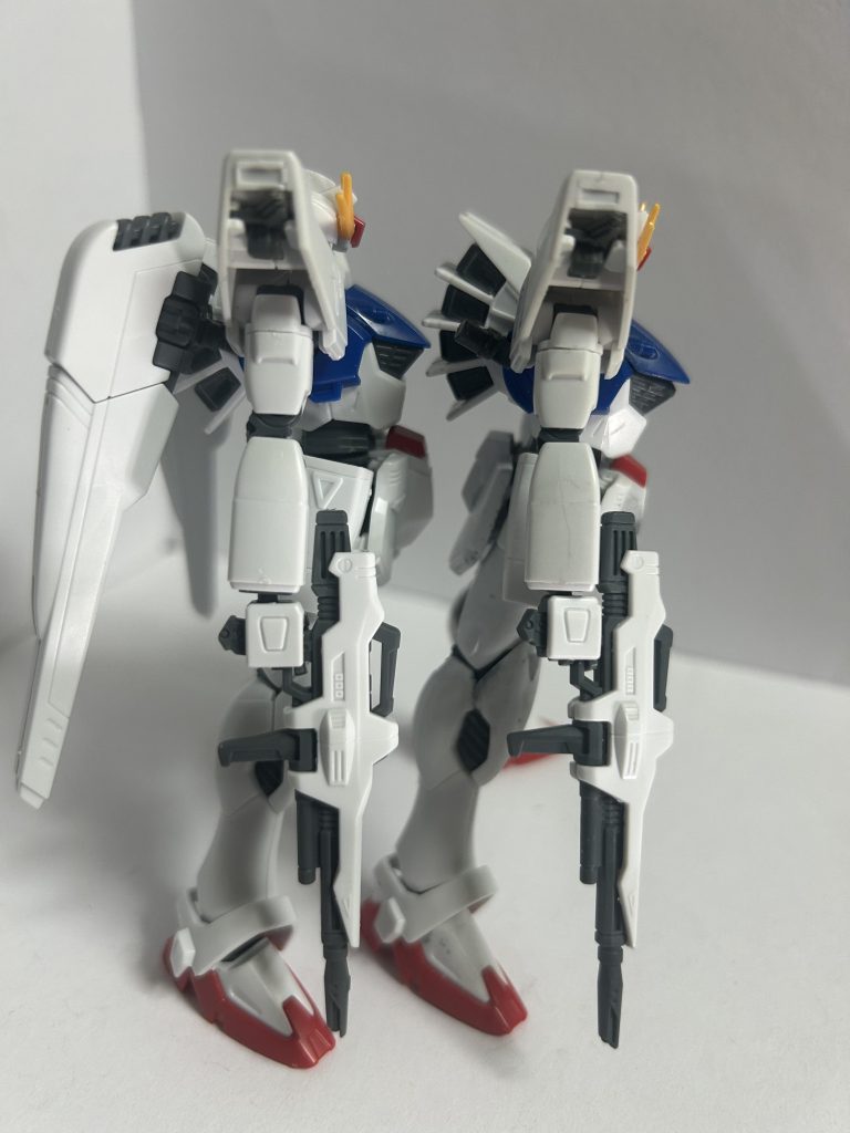 腕部。前述通り、胴体と肩を少し密着させました。今回は量産型F91という事で、量産型→正式採用型なので肩を左右入れ替えた上で、肩のFと91のモールドを消しました。文字の主張が強いので。前腕部を深く刺さるように加工して、二の腕との密着度を高めました。ついでにフレームも合わせて短くしました。で、写真を載せた後に気がついたけど肩のスラスターにwaveか何かのバーニアつけました。