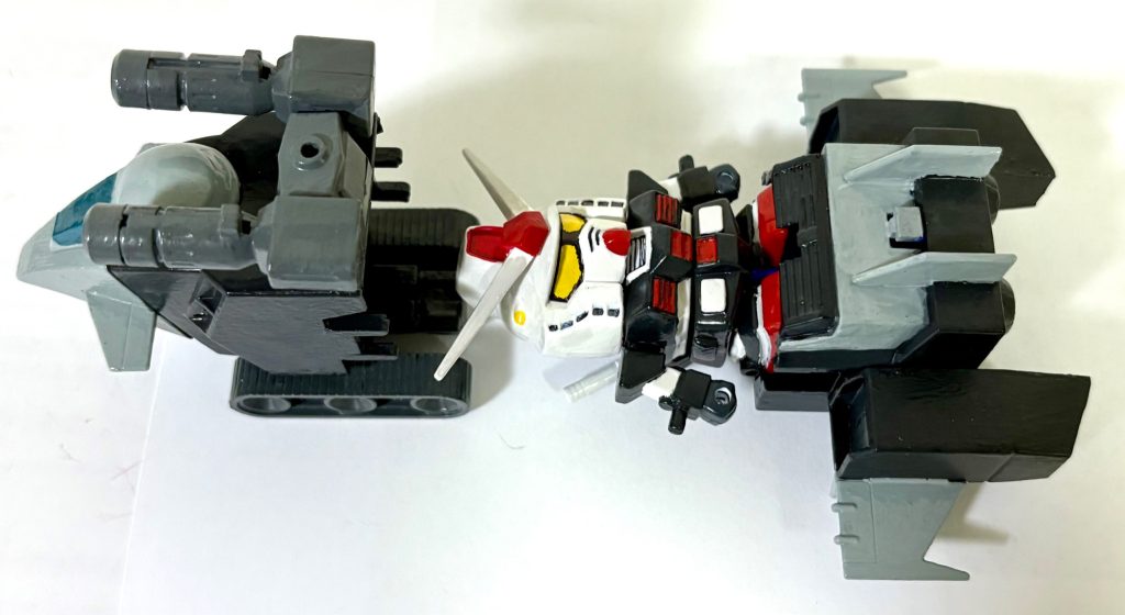 ガンダムとGファイターをドッキング。