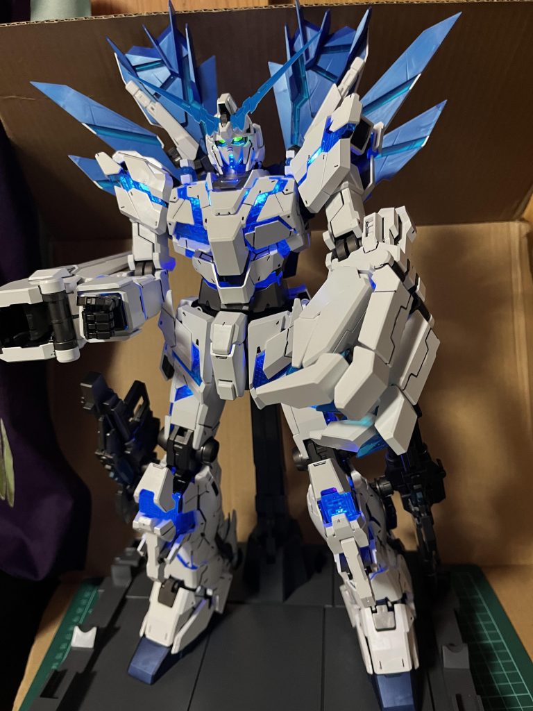 ユニコーンガンダムアームド・アーマー–3枚目/制作者：アッキー