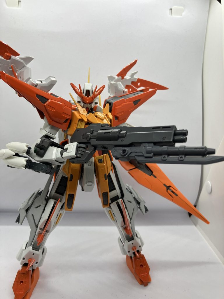 GNビームマシンガンネオ射撃だけでなく近接戦でも戦えるよう銃剣に改良されている