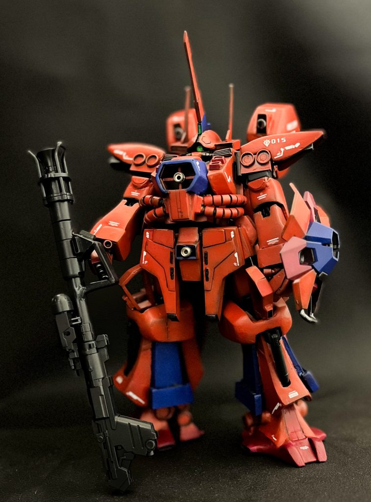 追加武装も作ってみました。実弾不足解消と防御と攻撃の為、ローゼンの盾を磁石仕込みです。