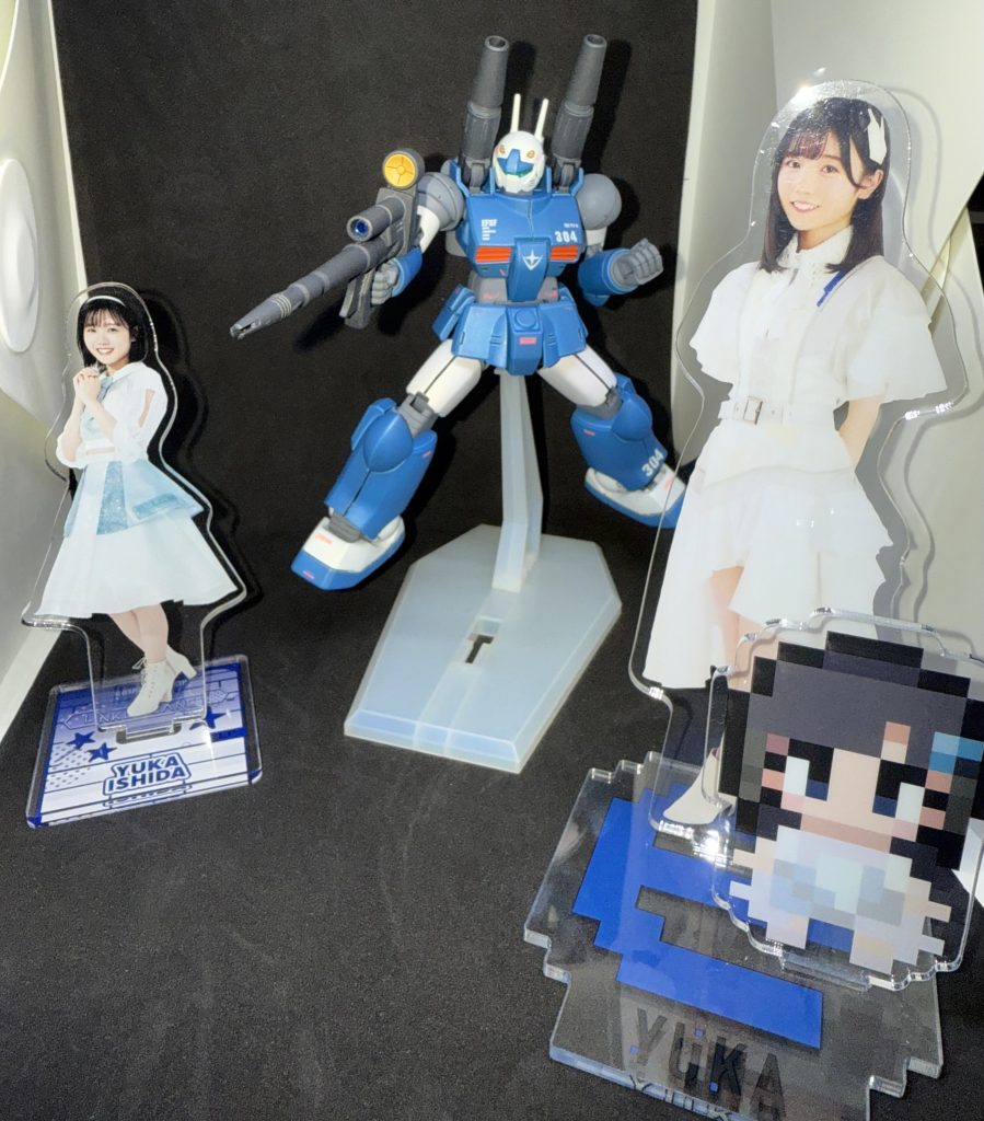 今回のテーマとして、ガンプラに触れていると多少は見聞きされているであろう模型ドラマの量産型リコに模型店員アオ役で出演されていた、当時LINKL PLANETのメンバーであった石田悠佳さんイメージです。(卒業制作として作りました)青いカラーリングはメンバーとしての担当カラー、機体ナンバーは誕生日としてあります。以上、ありがとうございました。