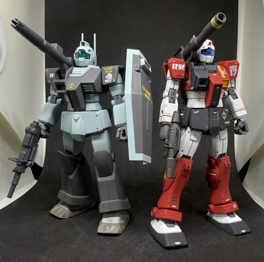 前にミキシングで作ったジムキャノンと一緒に。元々は旧キットの脚を移植して組んでいましたが、そちらはスタイル的にHGUCの方が合うと思い路線変更。ありがとうございました。