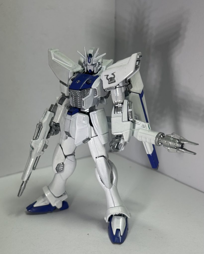 F91です!前回に引き続き、この辺の時代設定が個人的に熱いのでF91を量産型として自分なりに再定義しながら作りました。で、今回はメイン画像をデジラマ風にやってみました。デジラマメーカーとかあるけど、折角生成AIとか写真合成のアプリがあるので、それらを活用しました。