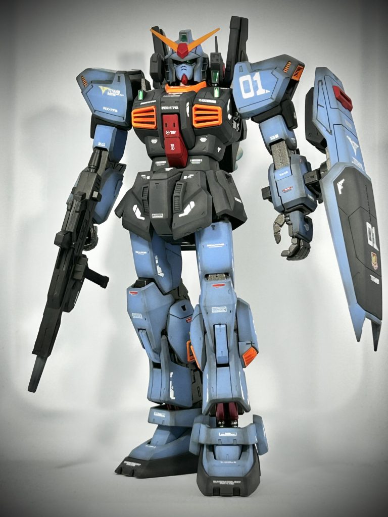 ティターンズカラーはもう少し暗めの青ですが、あえて明るめの青にしてみました😁