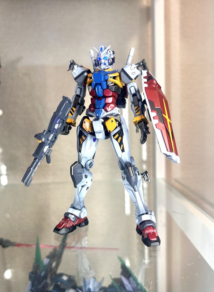 蛍光塗料でツインアイを塗装したのでビコーンも可能です。白も赤もツインアイの発光が印象的ですよね。